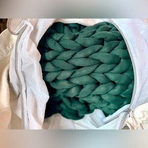 Bearaby Chunky Knit King weighted Blanket in Green